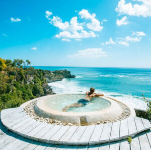 13-la-joya-pool-via-doyoutravel